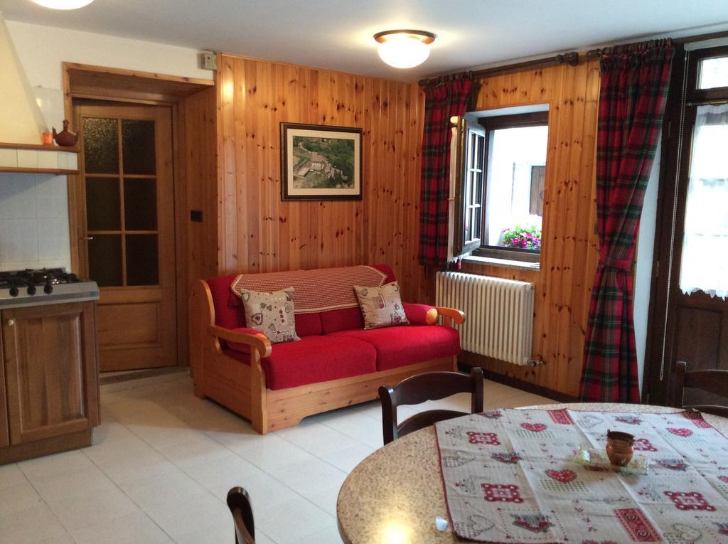 B&B La Vieille Meison De Pappa Sarre Room photo
