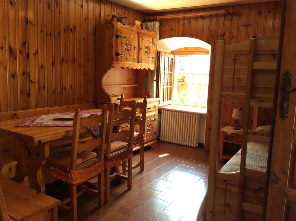 B&B La Vieille Meison De Pappa Sarre Room photo