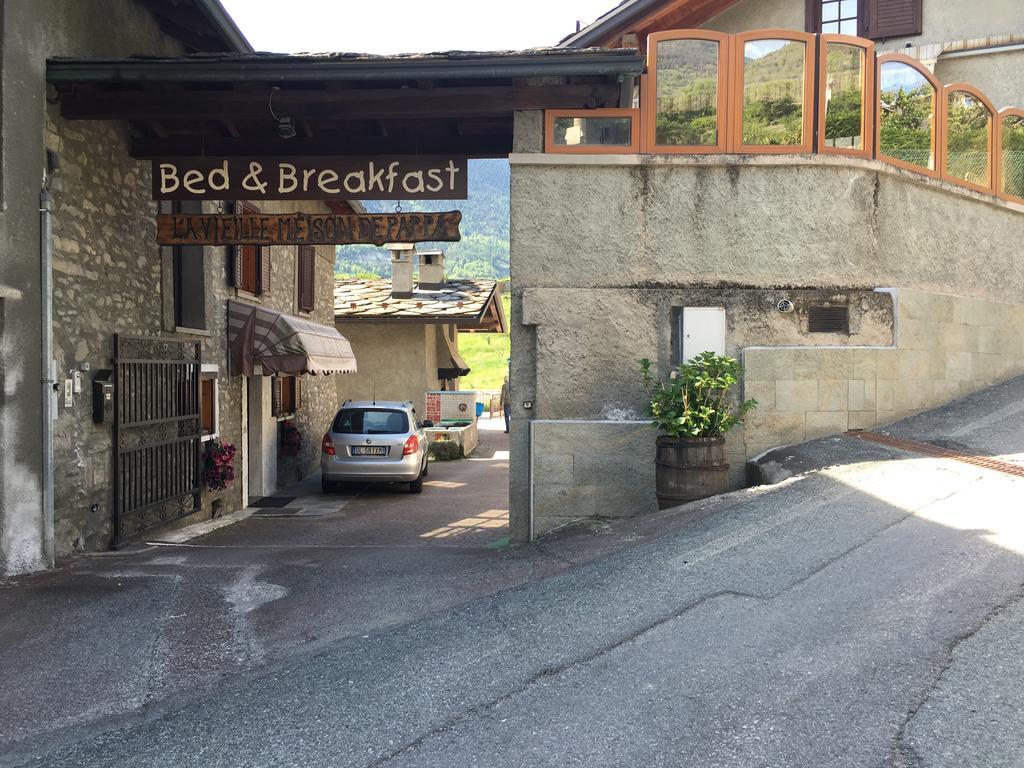 B&B La Vieille Meison De Pappa Sarre Exterior photo