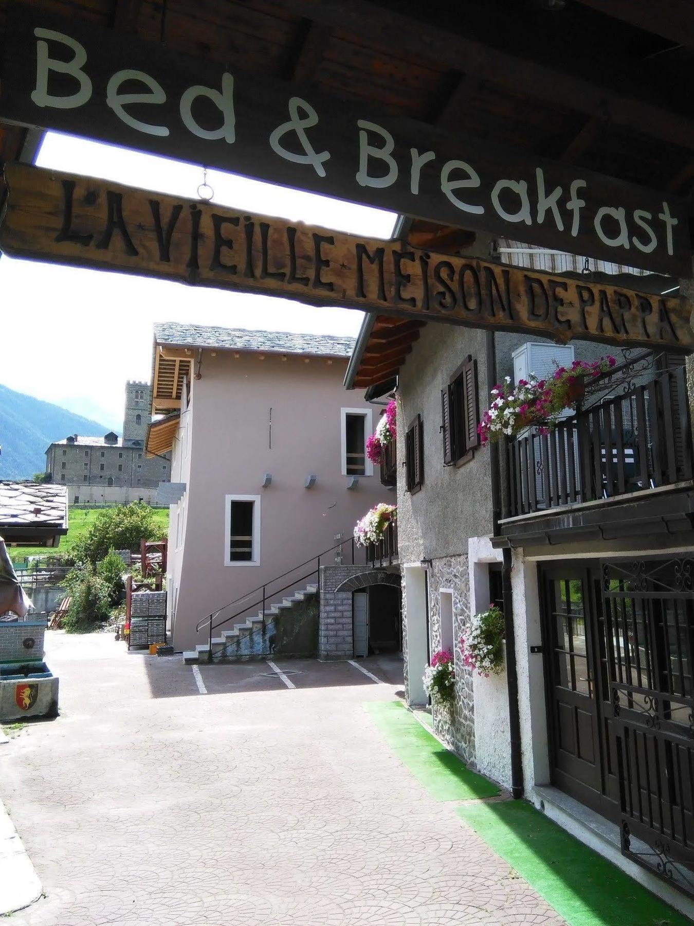 B&B La Vieille Meison De Pappa Sarre Exterior photo