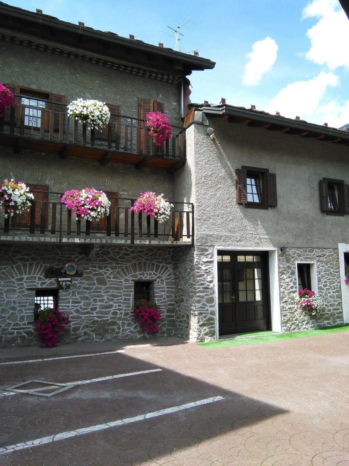 B&B La Vieille Meison De Pappa Sarre Exterior photo