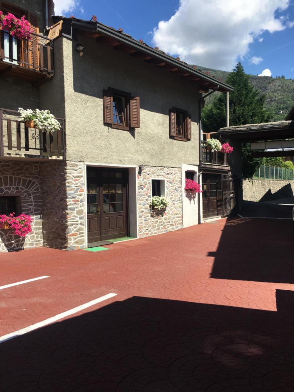 B&B La Vieille Meison De Pappa Sarre Exterior photo